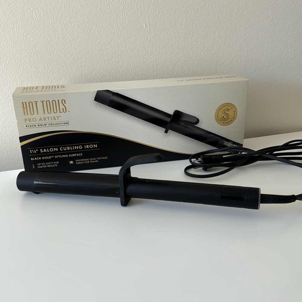 Hot Tools Pro Artist 1 1/4 inch Black Gold Digital Curling Iron